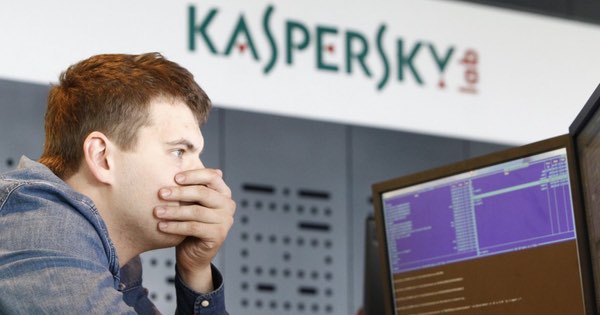 kasper under attack